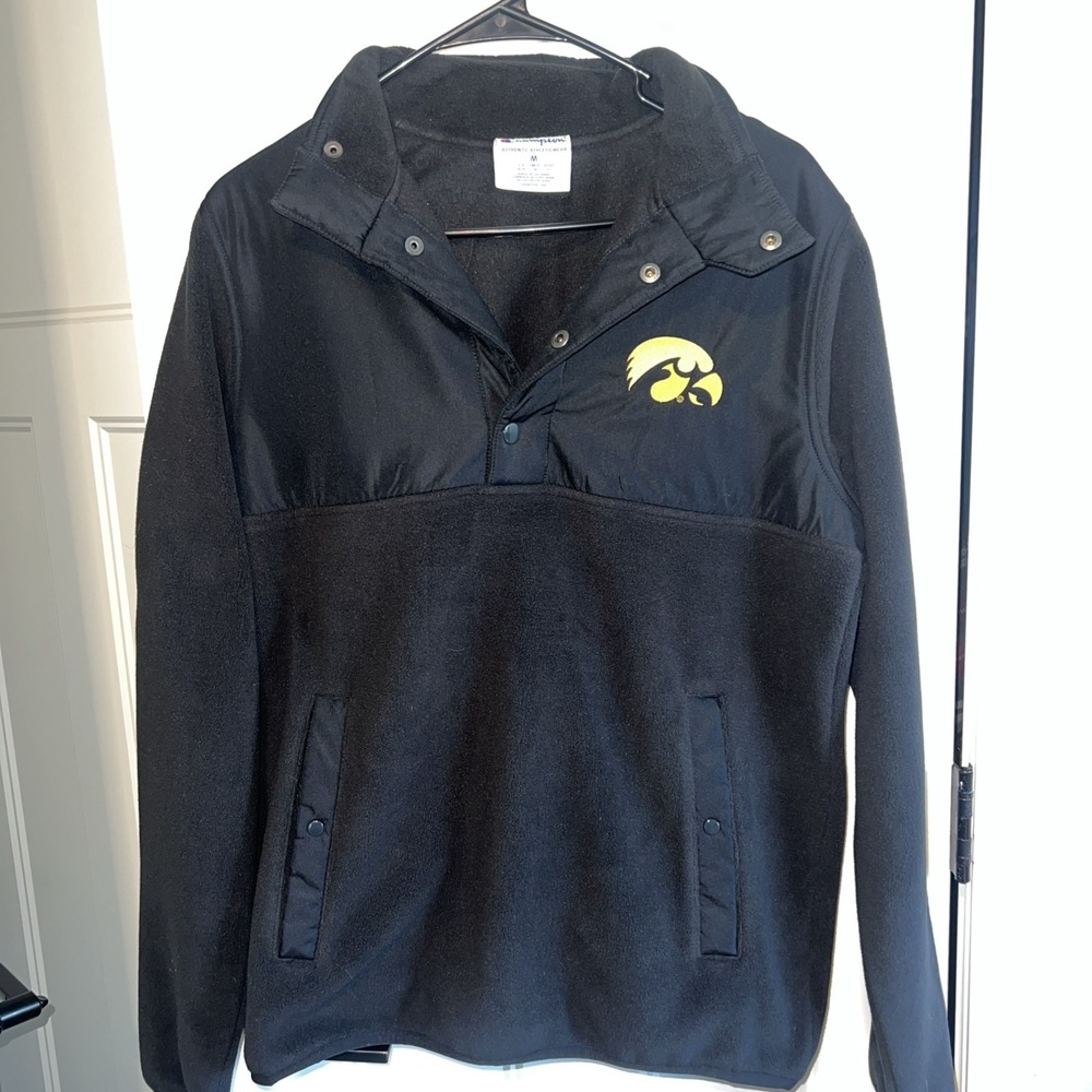 Iowa Hawkeyes Champion Mens Size Medium Black Fleece Pullover Jacket Pockets